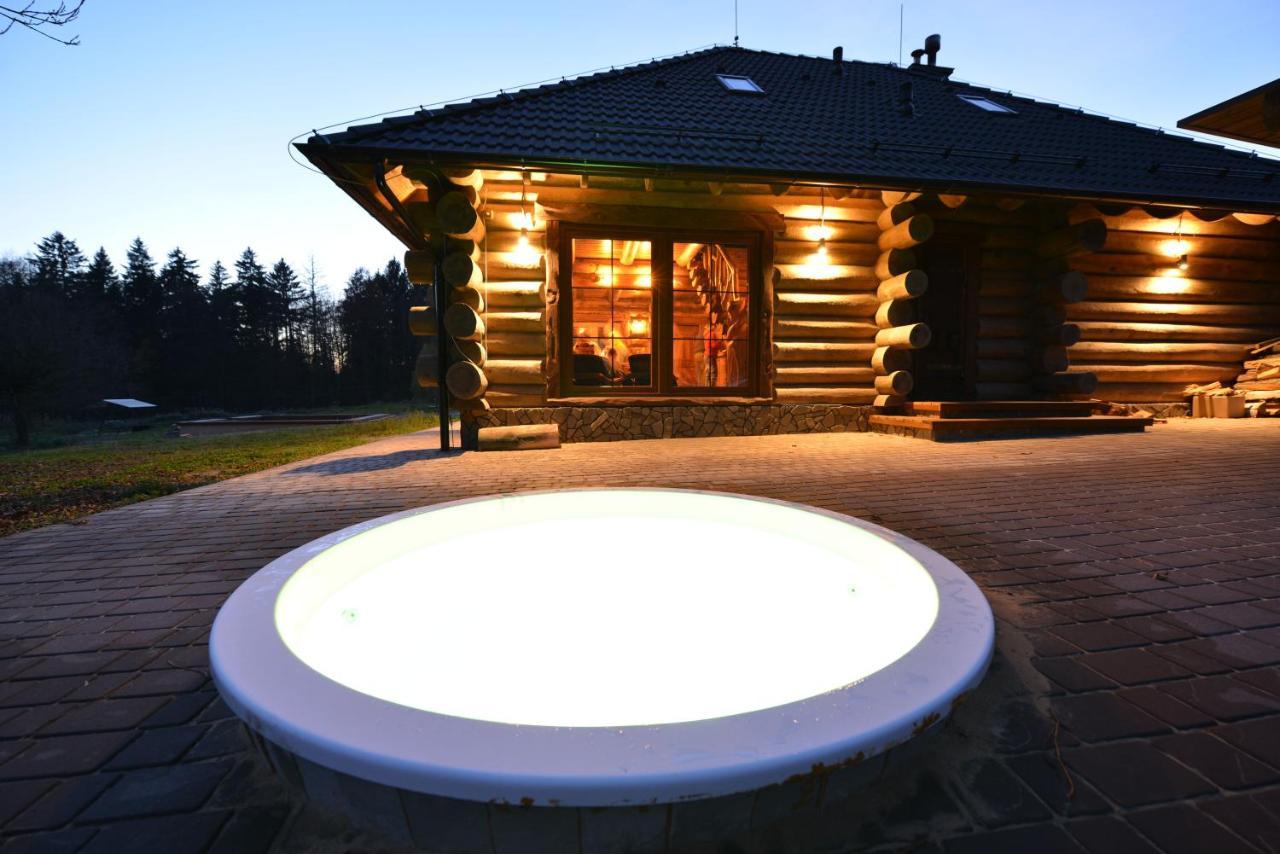 Folvark Gvozd Hotel Kamenyuky Exterior foto